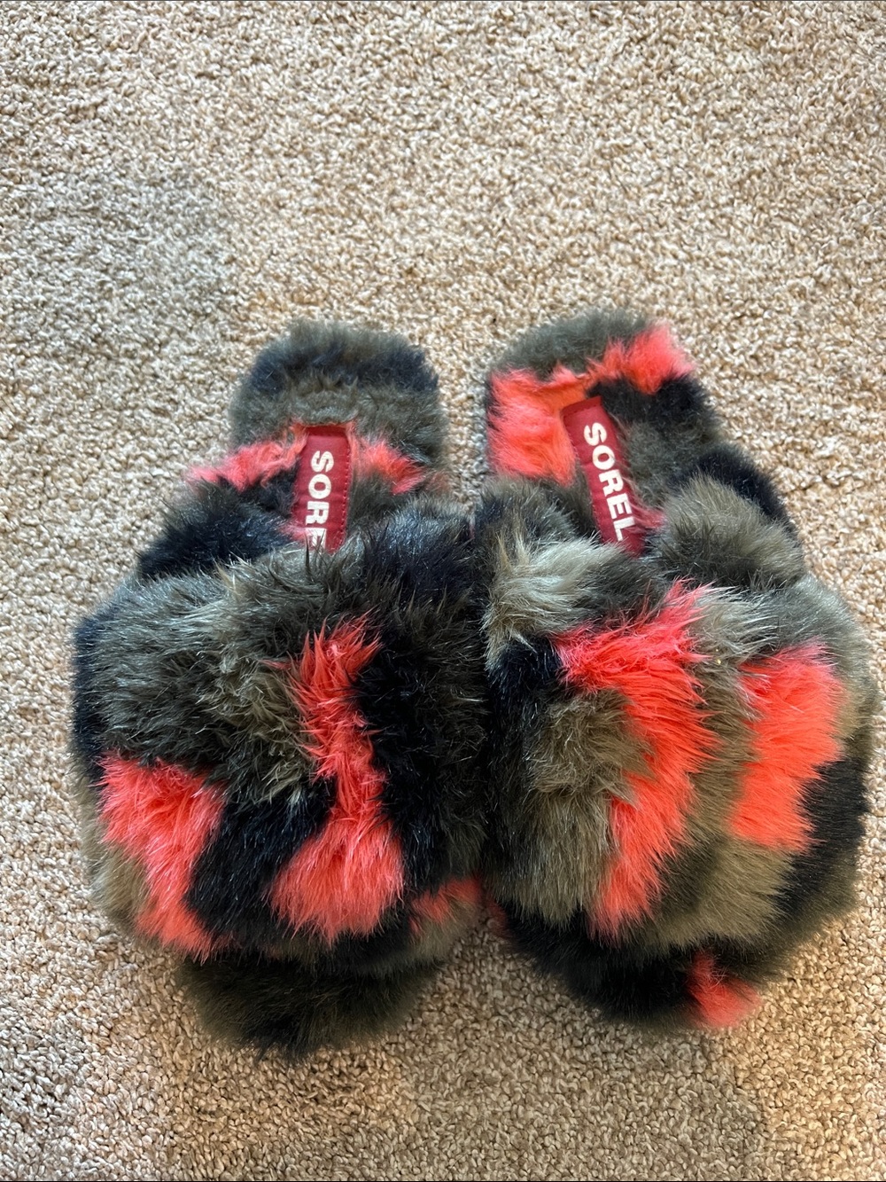Sorel Multicolor Faux-Fur Slide Slippers in Black and Coral